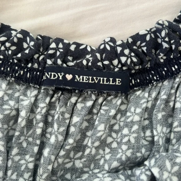 Floral Brandy Melville off the shoulder shirt - Picture 2 of 3